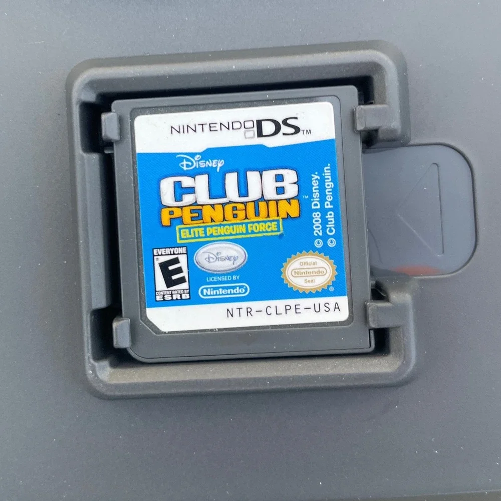 Disney Club Penguin Elite Penguin Force Nintendo DS Game CIB NTR-CLPE-USA